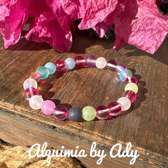 Magenta mystic Aura Quartz colorful bracelet - Picture 1 of 3